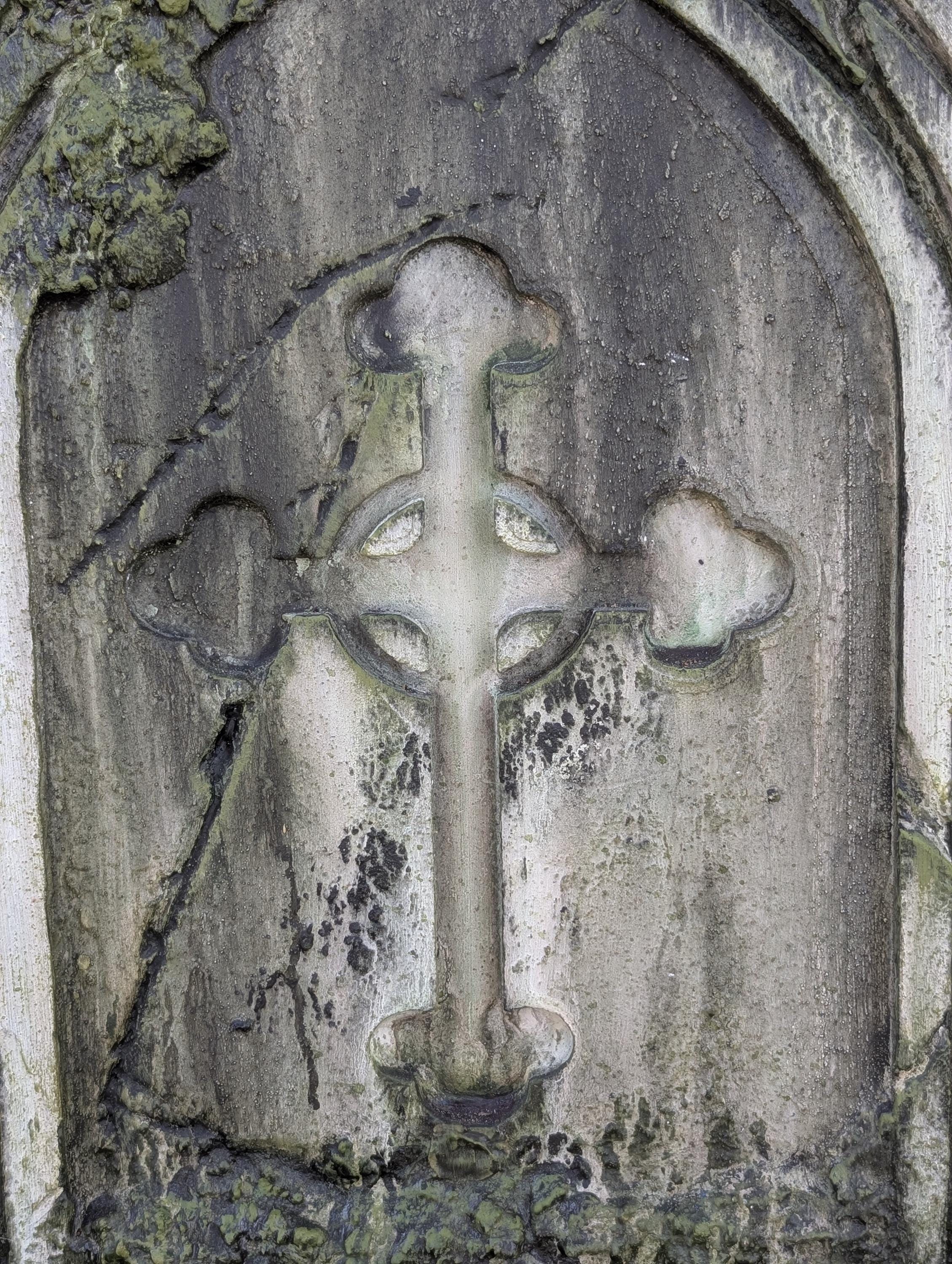 Premade Gothic Cross Gravestone Prop – White - product photo 3